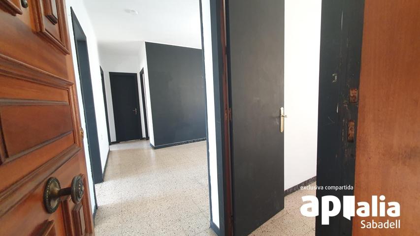 PIS DE 4 HABITACIONS EN VENDA A LA CREU DE BARBERÀ photo 0