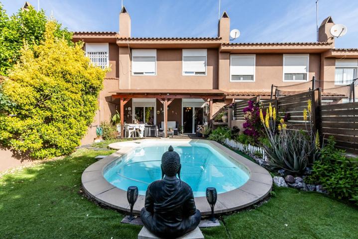 CASA ADOSSADA AMB PISCINA EN VENDA A SANT QUIRZE DEL VALLÈS photo 0