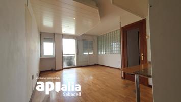 PIS AMB PLAÇA D'APARCAMENT EN VENDA A LA CREU DE BARBERÀ photo 0