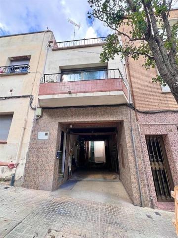 CASA DE 4 HABITACIONS EN VENDA A TERRASSA photo 0
