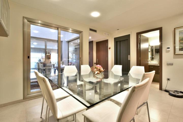 MAGNÍFICA CASA ADOSSADA EN VENDA A TERRASSA photo 0