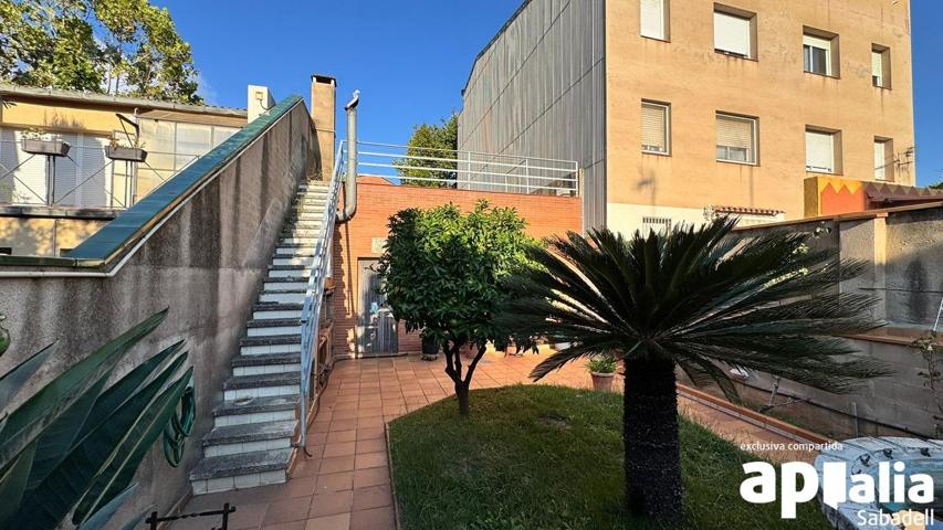 TERRENY EN VENDA AL COR DE CASTELLAR DEL VALLÈS photo 0