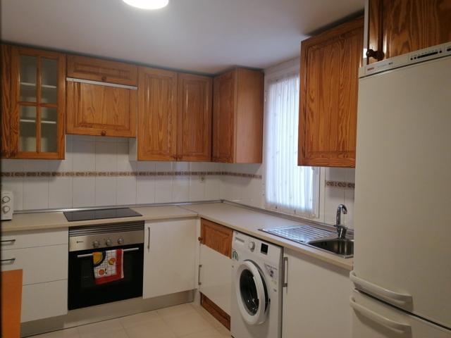 Piso de alquiler de 3 dormitorios! photo 0