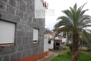 Casa - Chalet en venta en Vigo de 171 m2 photo 0