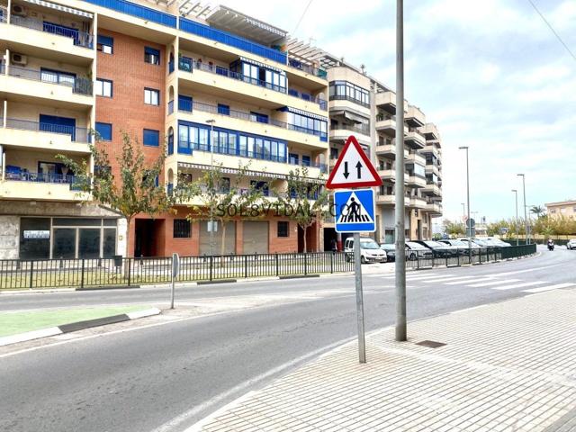 SOL8VIDAL VENDE garaje en edificio de lujo en la redonda de la avenida Duque de Tamames. photo 0