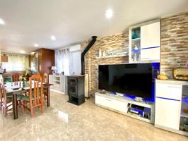 BENIJOFAR. CHALET TIPO TRIPLEX CON PISCINA COMUNITARIA. photo 0