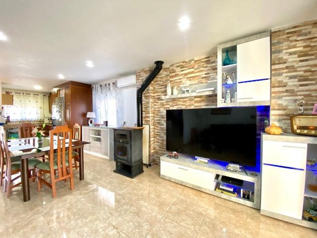 BENIJOFAR. CHALET TIPO TRIPLEX CON PISCINA COMUNITARIA. photo 0