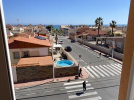 PISO JUNTO AL MAR EN LA MATA DE TORREVIEJA. LA PROPIEDAD DISPONE DE TRES DORMITORIOS, BAÑO COCINA Y photo 0
