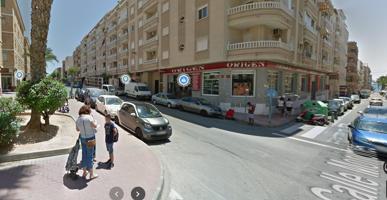 LOCAL EN CALLE CABALLERO DE RODAS EN TORREVIEJA. PROPIEDAD EN ESQUINA EN LA CALLE PRINCIPAL Y COMERC photo 0