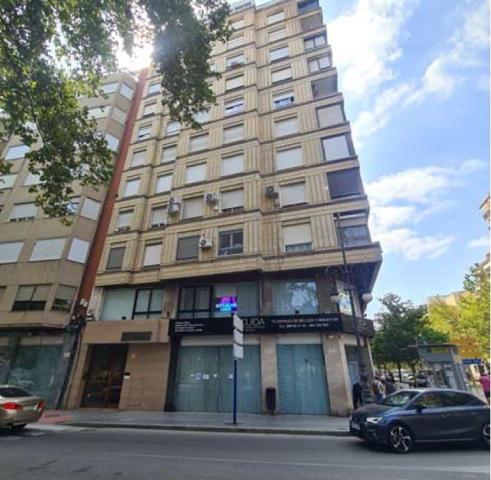LOCAL DE BANCO EN AVENIDA TEODOMIRO EN SUBASTA photo 0