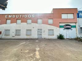 NAVE INDUSTRIAL EN ALMORADÍ DE BANCO photo 0