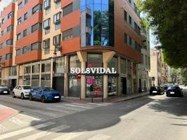 ¡OPORTUNIDAD EN PLENO CENTRO DE ORIHUELA! Se alquila local comercial de 115 m² photo 0