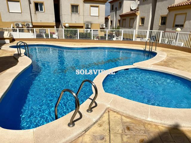 SE VENDE DÚPLEX EN PLANTA ALTA CON TERRAZA PRIVADA Y PISCINAS COMUNITARIAS – COX photo 0