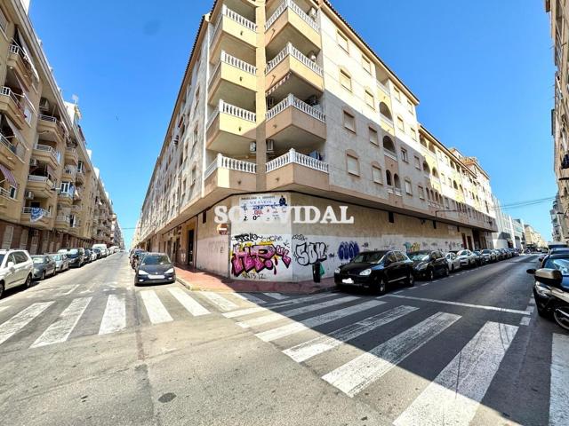 🏢 El local MÁS GRANDE del centro de Torrevieja photo 0