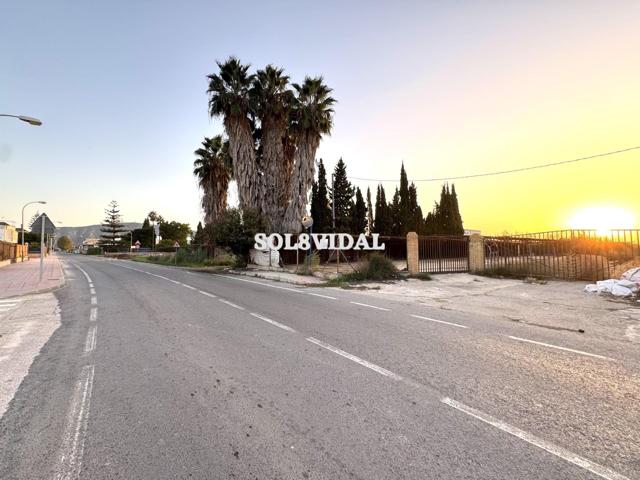 🏡 Solar rústico en Orihuela, a solo 2 minutos del centro urbano. 798 m2 photo 0