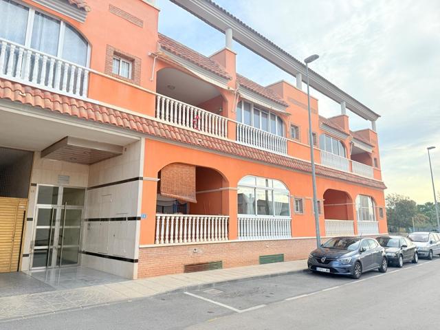 Amplia vivienda de 126 m2 con gran terraza acristalada, garaje y trastero — Los Desamparados (Orihuela) photo 0