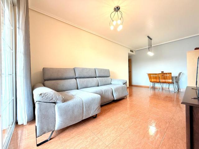 Amplia vivienda de 126 m2 con gran terraza acristalada, garaje y trastero — Los Desamparados (Orihuela) photo 0