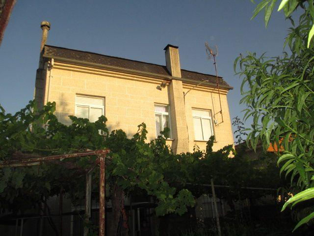 Villa En venta en Bóveda photo 0