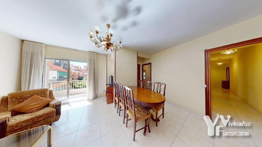 Piso En venta en Calle Pizarro, Universidad, Getafe photo 0