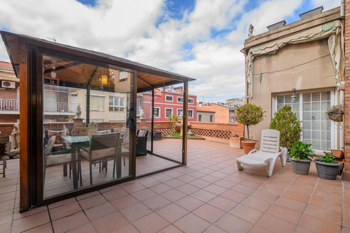Un refugio en el centro de Manresa: jardín, piscina y espacio para todo lo que te hace feliz photo 0