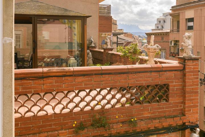 Un refugio en el centro de Manresa: jardín, piscina y espacio para todo lo que te hace feliz photo 0