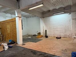 Local en venta en Manresa, ideal para cinco vehículos photo 0