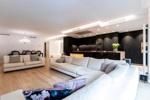 Espectacular piso en Passeig Pere III photo 0