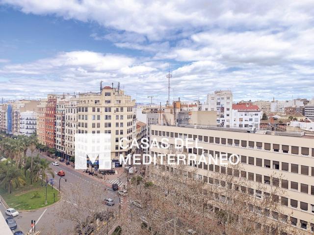 VIVIENDA ESPACIOSA CON PLAZA DE GARAJE Y AMUEBLADA EN RAMON Y CAJAL photo 0