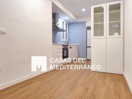 ACOGEDOR PISO DE 2 DORMITORIOS Y 2 BAÑOS RECIÉN REFORMADO EN EL CORAZÓN DE VALENCIA photo 0
