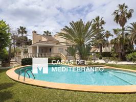 FANTÁSTICO CHALET UNIFAMILIAR DE 5 DORMITORIOS CON AMPLIAS TERRAZAS Y PISCINA PRIVADA EN DENIA photo 0