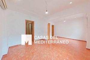 ENCANTADORA VIVIENDA DE 2 DORMITORIOS EN PATRAIX, CON EXCELENTE CONECTIVIDAD photo 0
