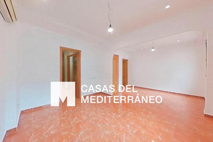 ENCANTADORA VIVIENDA DE 2 DORMITORIOS EN PATRAIX, CON EXCELENTE CONECTIVIDAD photo 0