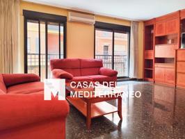VIVIENDA CON AMPLIO SALÓN, 2 DORMITORIOS Y 2 BAÑOS EN PATRAIX photo 0