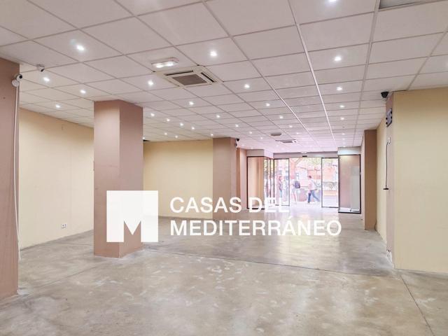 AMPLIO LOCAL COMERCIAL EN ZONA UNIVERSITARIA CON GRAN AFLUENCIA DE PÚBLICO photo 0