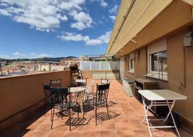 ATIC AMB TERRASSA DE 50 m2 A PEU MENJADOR AL CARRER GALILEU TOCANT LA PLAÇA DEL TINT photo 0