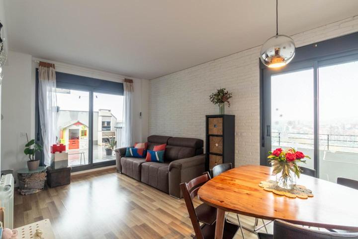 ÁTICO CON TERRAZA 22 m2 A PIE DE COMEDOR Y PISCINA COMUNITARIA EN LA ESTACIO EST photo 0