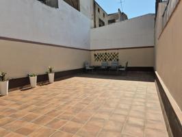 PLANTA BAJA SEMINUEVA CON GRAN PATIO SUR DE 60 m2 EN RAMBLA FRANCESC MACIA photo 0