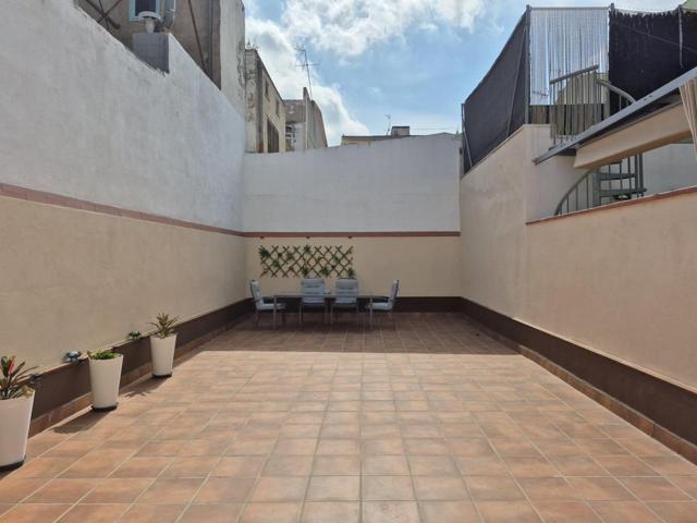 PLANTA BAJA SEMINUEVA 3 HAB TOCANDO FRANCESC MACIA CON PATIO DE 60 m2 photo 0