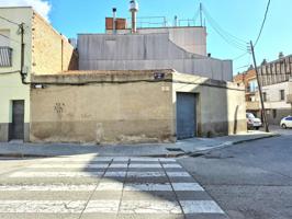 LOCAL ESQUINERO DE 95 m2 EDIFICABLE BAJOS MÁS 3 PISOS photo 0