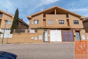 Casa - Chalet en venta en Camarma de Esteruelas de 195 m2 photo 0