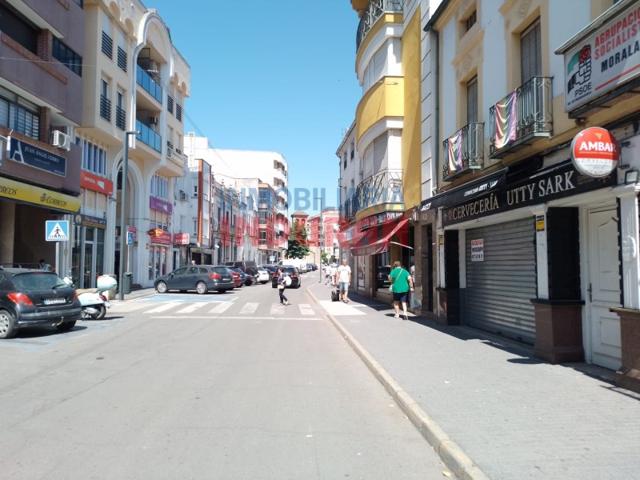 Local En venta en Navalmoral De La Mata photo 0