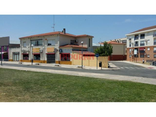 Casa En venta en Navalmoral De La Mata photo 0