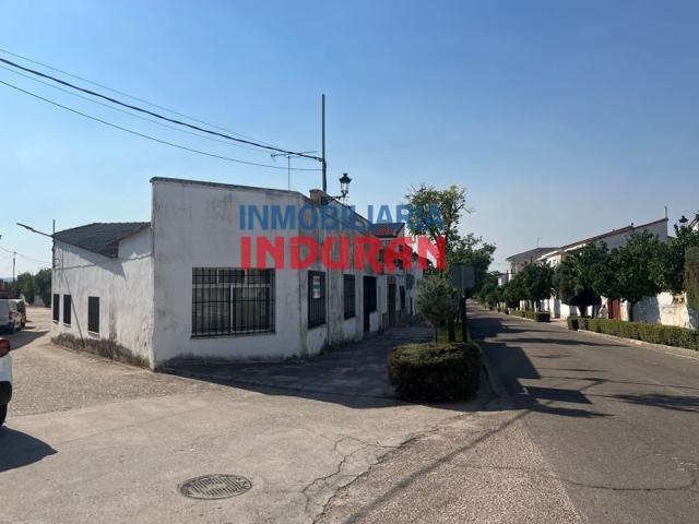 Local En venta en Peraleda De La Mata photo 0