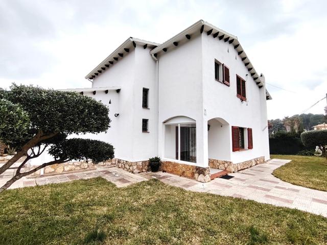 PRECIOSO CHALET CON JARDIN photo 0