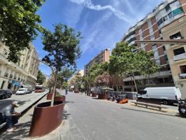 Piso con encanto en Sants-Badal con parking y vistas despejadas photo 0