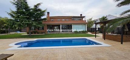 OPORTUNIDAD EN ALPICAT, CHALET EXCLUSIVO Parcela 2300m2 con jardín y piscina photo 0