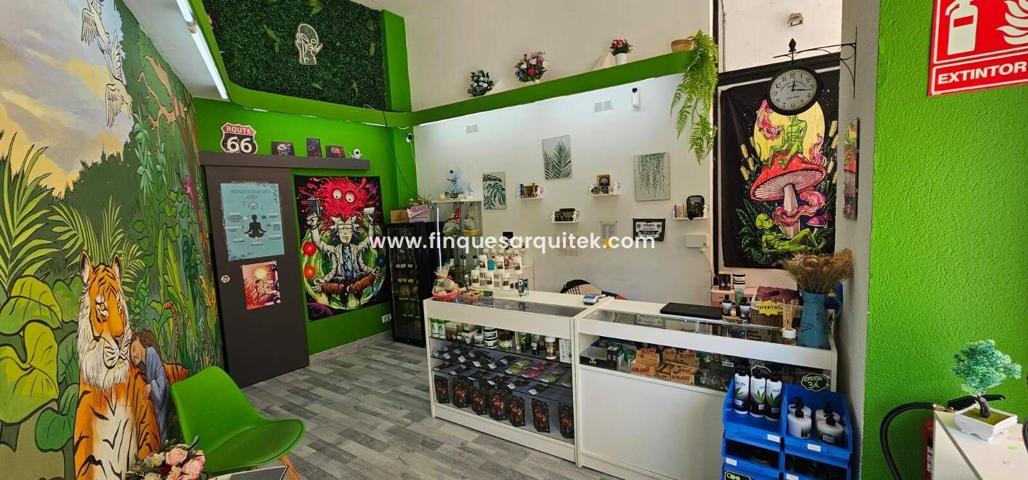 TRASPASO DE TIENDA DE CBD UNICA EN LLEIDA.. photo 0