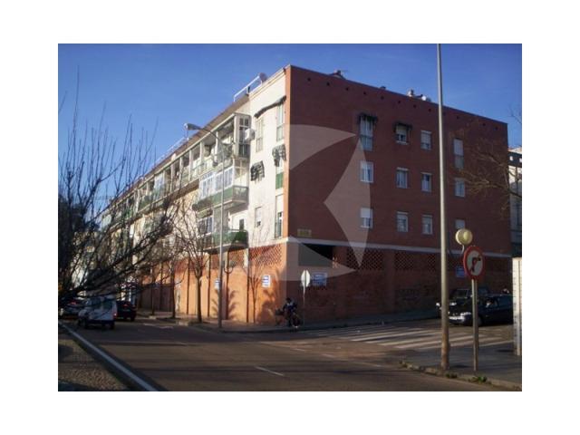Local En venta en Badajoz photo 0
