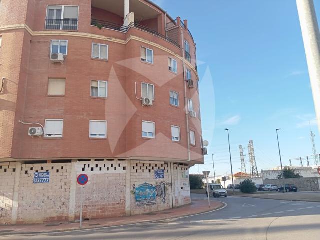Local En venta en Badajoz photo 0