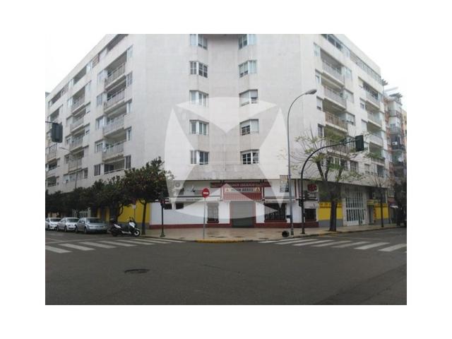 Local En venta en Badajoz photo 0